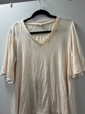 Casual V-Neck Pom Sleeve Tunic in Cream